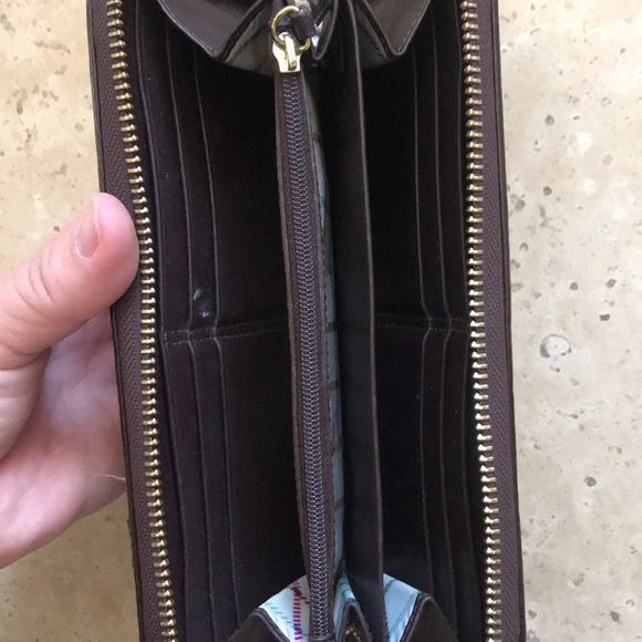 Coach oversized wallet - Picture 3 of 4